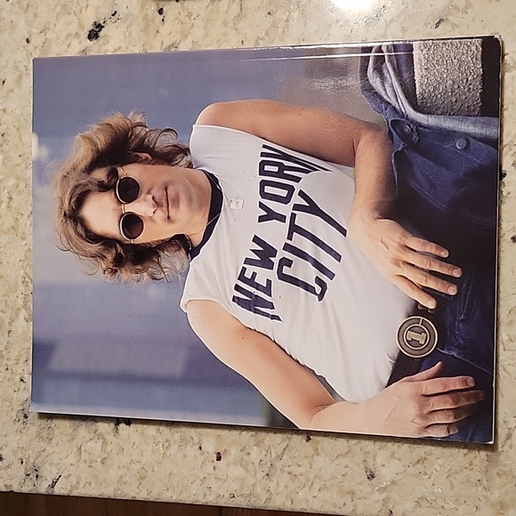 John Lennon-  LIFE magazine, biography, and photographers remembering 128 pages. - Picture 5 of 7